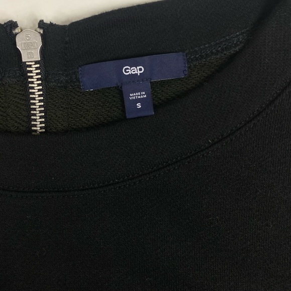 NWOT Solid Black Gap 3/4 Sleeve Back Zipper Shirt Size Small - Picture 8 of 11